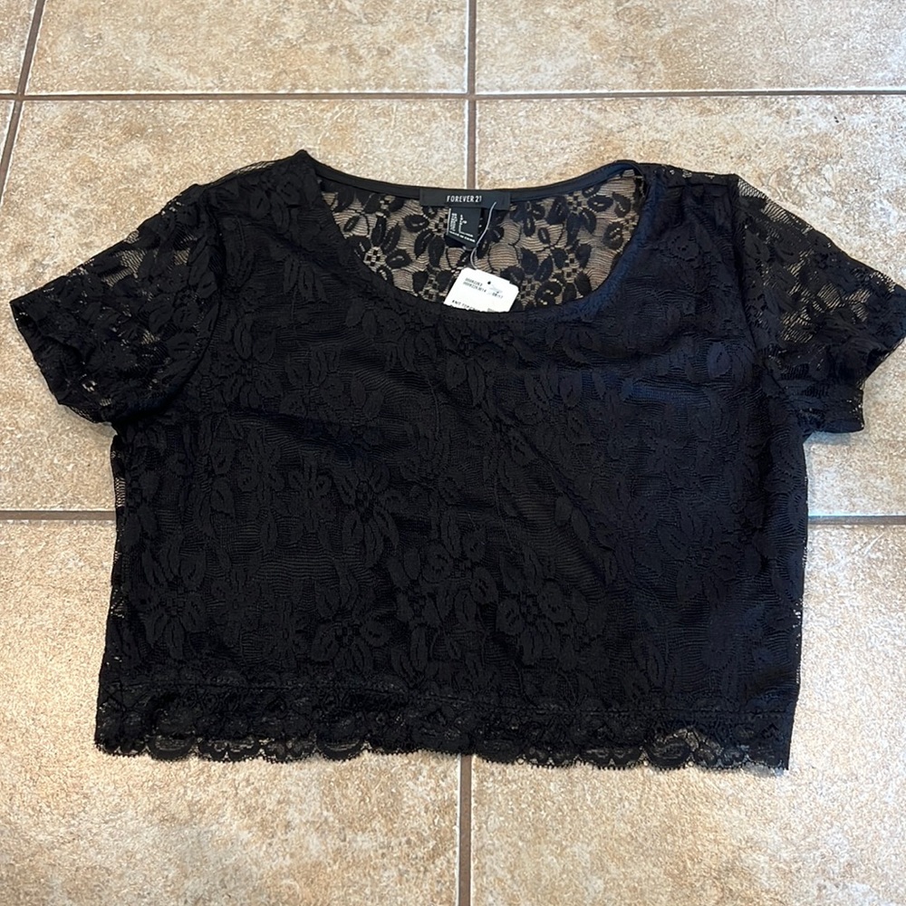 NWT Forever 21 Women’s Black Lace Floral Crop Top Size Large